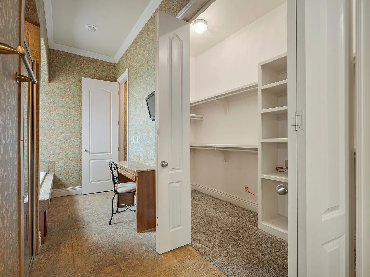 Jeffrey Way (Lease Up - JJones) - 1 — Photo 2