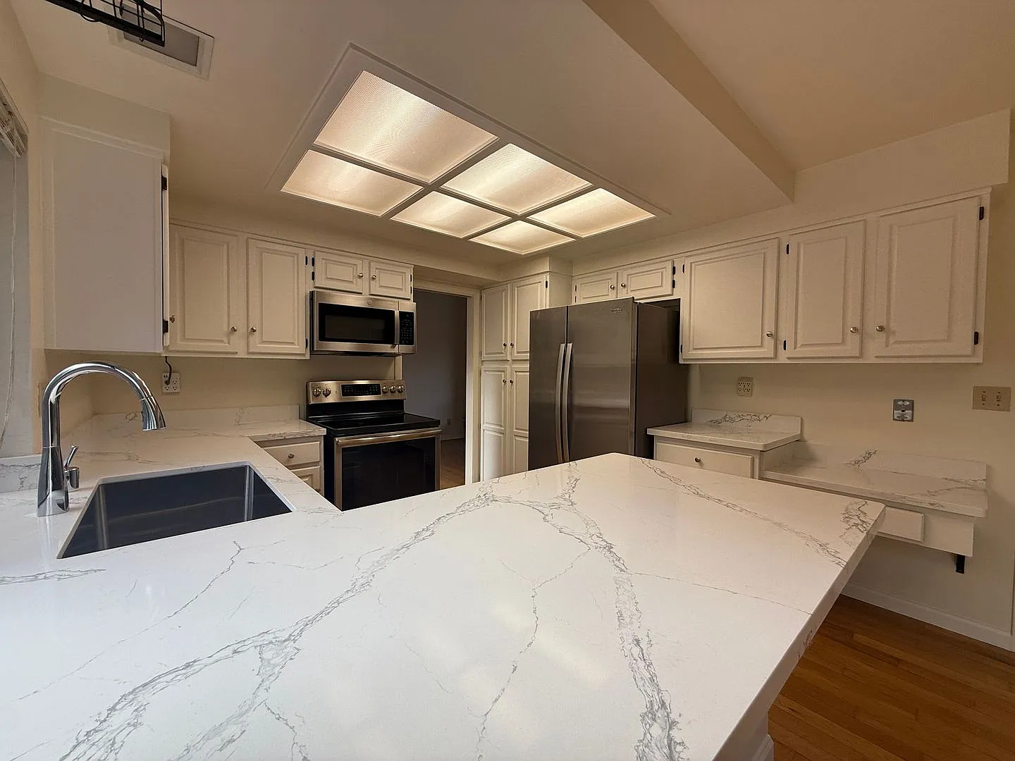 Bright & Remodeled 4 Bedroom 2.5 Bath Home in Almaden! — Photo 2