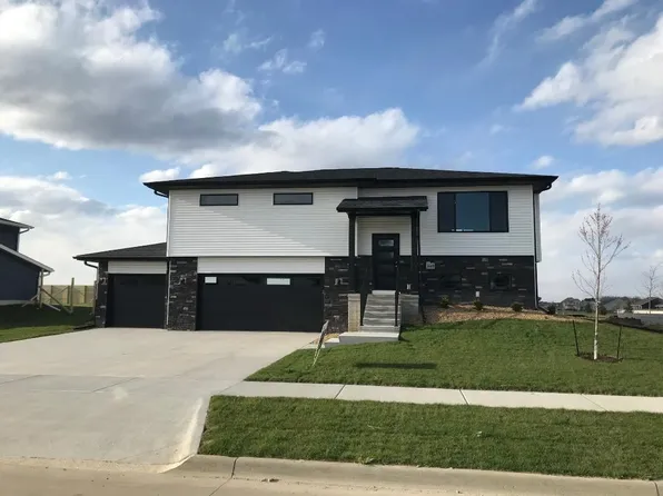 1440 Franklin St, North Liberty, IA 52317