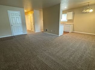 138 Crestview Ter, Cottage Grove, OR 97424