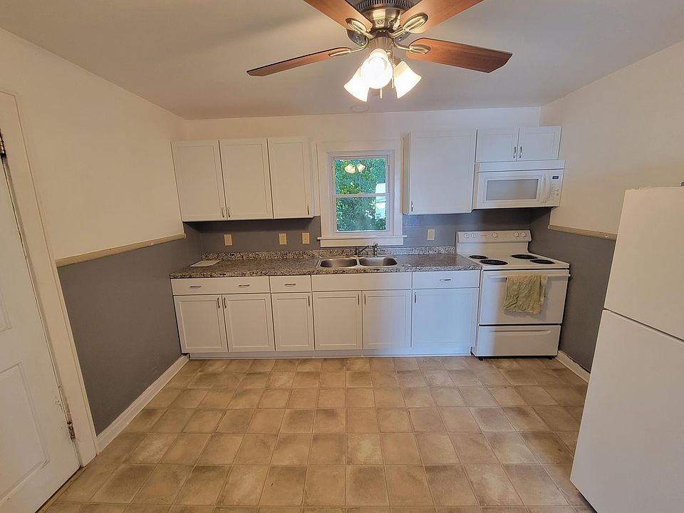 1st image of 117 Oak Hill Ave #4