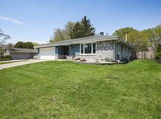 110 Apollo Ct, Mukwonago, WI 53149