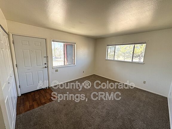 4th image of 1105 Cree Dr APT 4