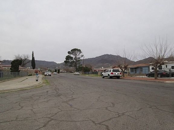 5th image of 5015 Pikes Peak Dr