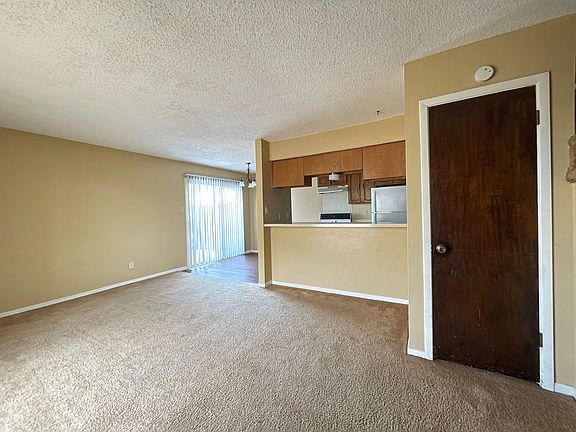 3rd image of 1302 Covey Ln APT B