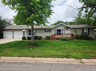106 SE 13th St, Newton, KS 67114