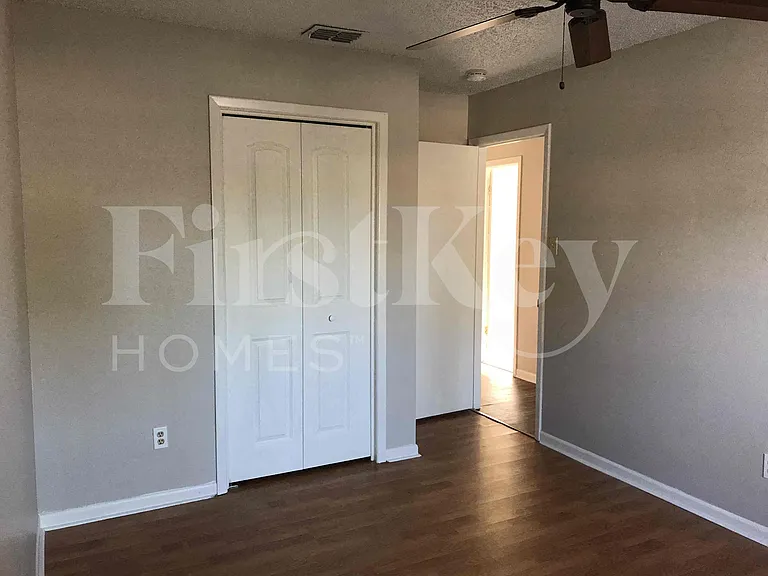 16219 Pebblebrook Dr — Photo 20