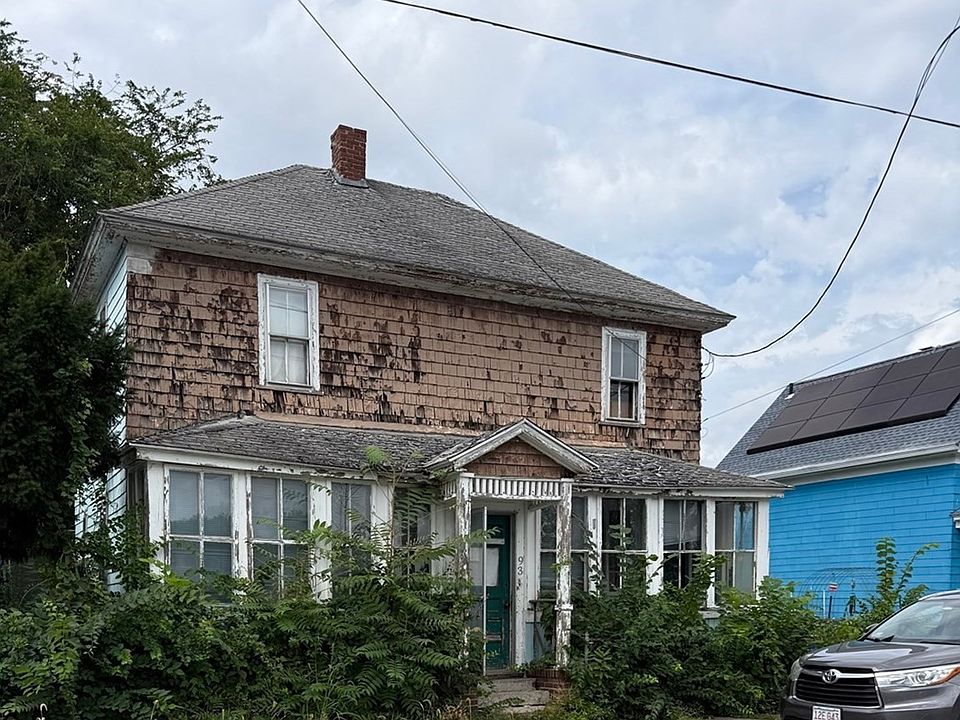 1st image of 93 Emmett St