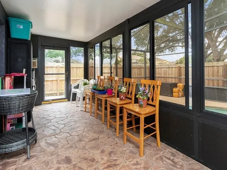 14601 Old Forest Ct — Photo 21