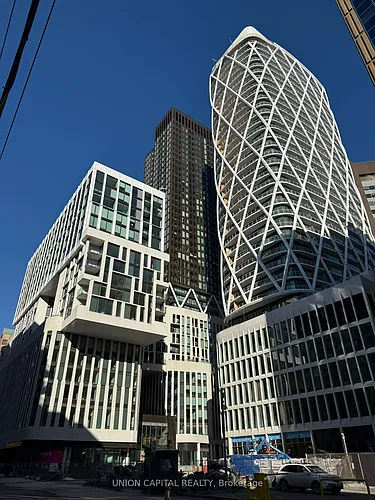 238 Simcoe St Photo 1