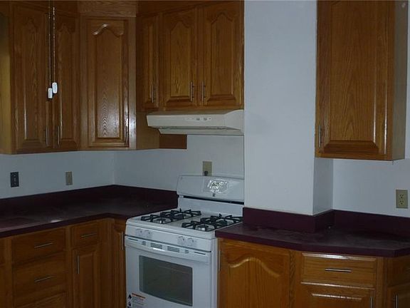 3rd image of 325 Granite Ave
