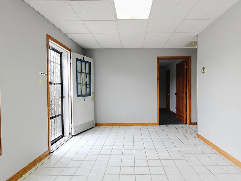 Spacious Northside Apartments — Photo 17