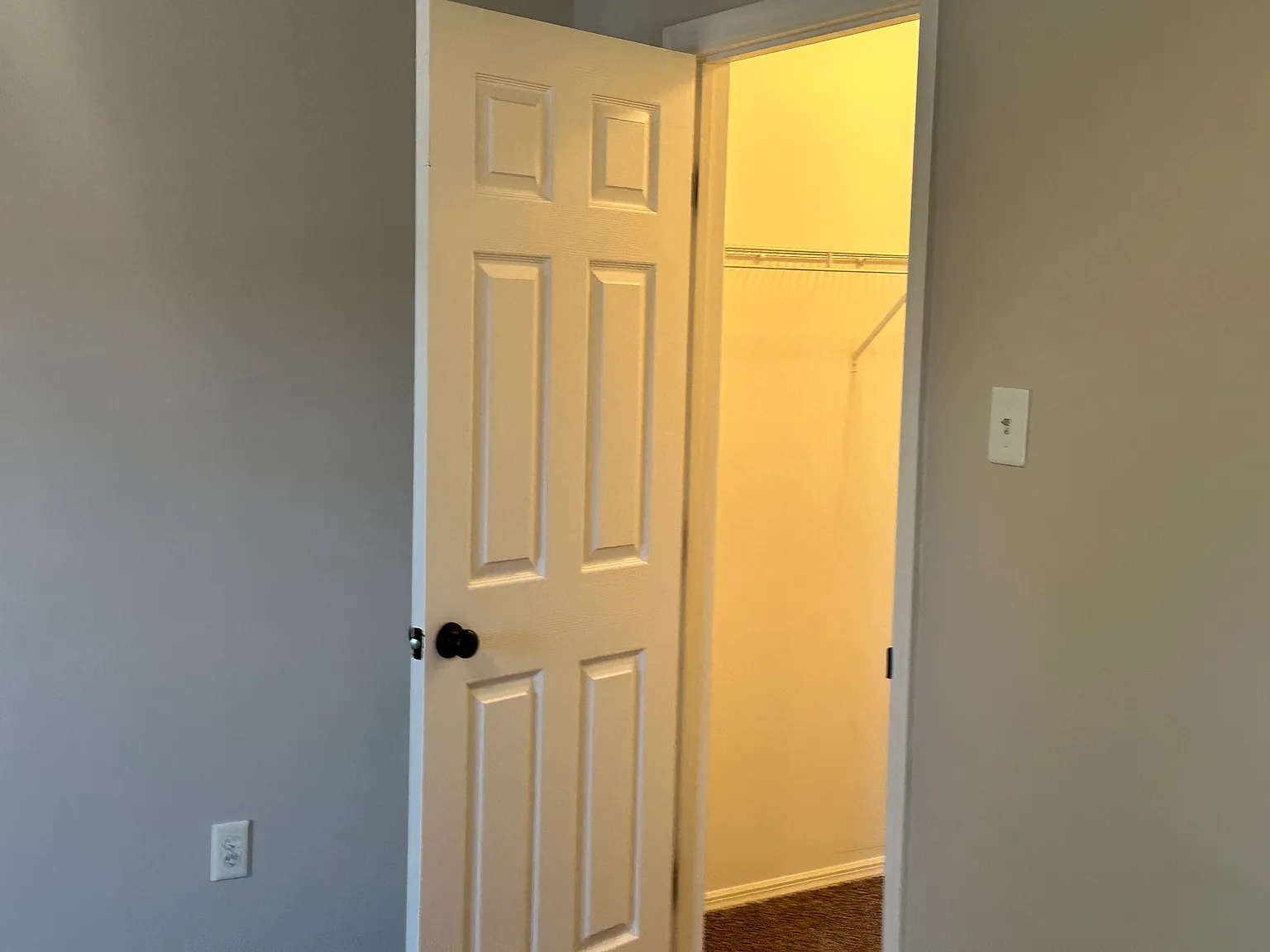 2 bed, 901 sqft, $1,900 — Photo 4
