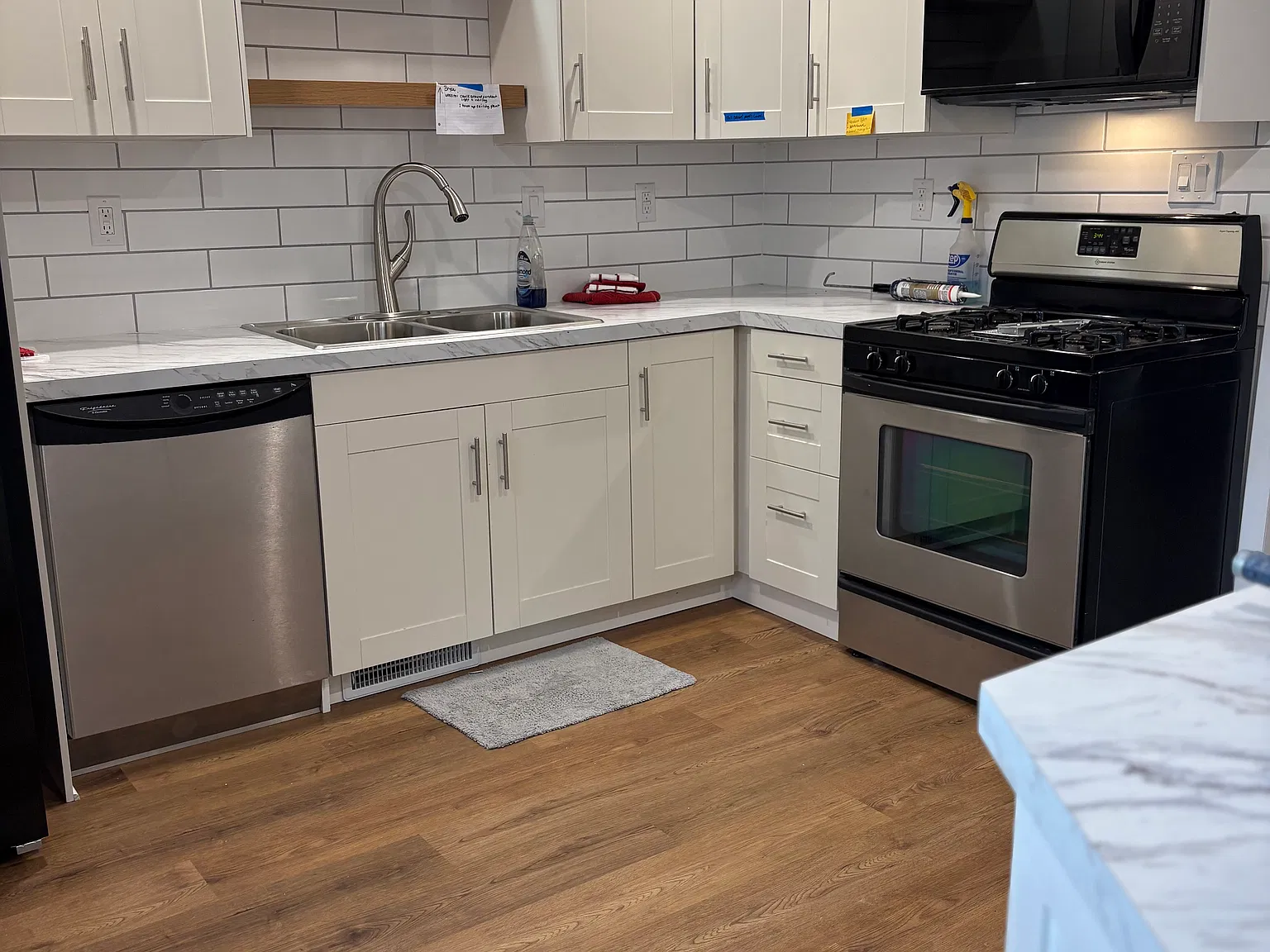 3 bed, 1050 sqft, $1,950 — Photo 4