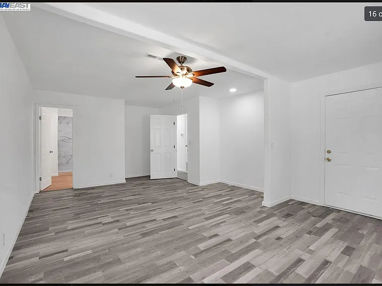1146 Lewis Ave — Photo 21