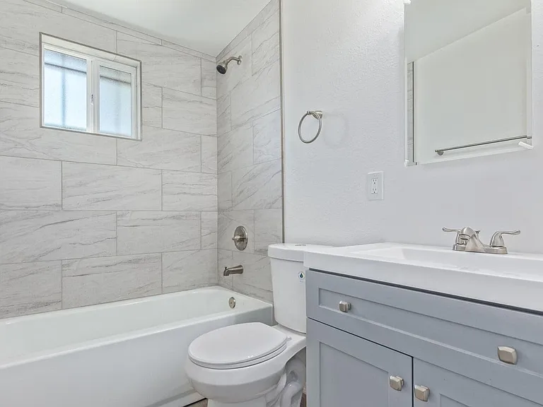 248-254 N Melwood Ave — Photo 6