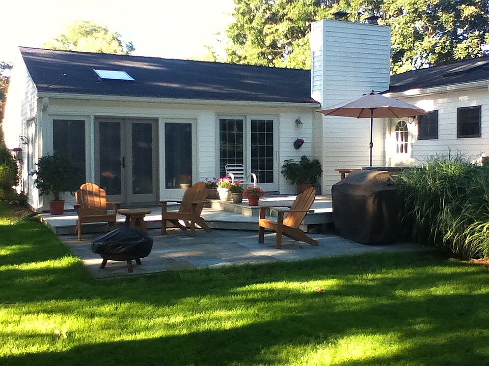 2nd image of 212 Coniston Dr
