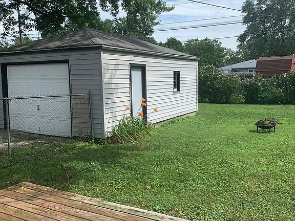 2nd image of 1109 Sarasota Dr
