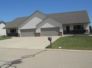 1687 Gateway Pl, Neenah, WI 54956
