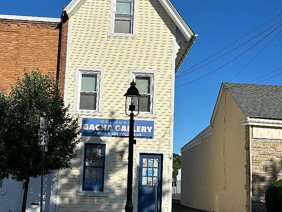2nd image of 51 N York Rd