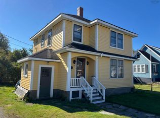 85 Cliff St, Yarmouth, NS B5A 3J7
