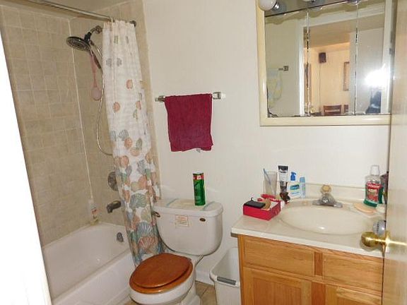 4th image of 140 W Wood St Unit 302