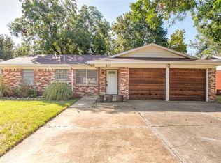 228 NE Moody St, Burleson, TX 76028