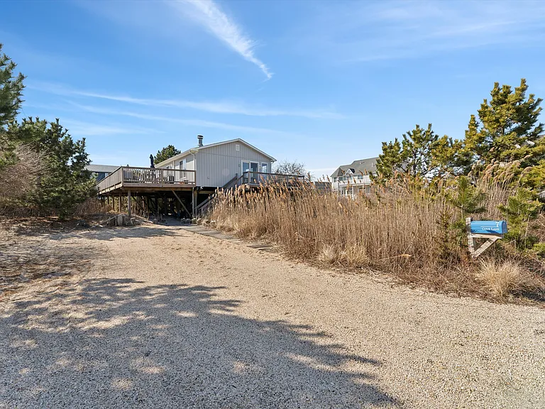 7 Cove Ln — Photo 1