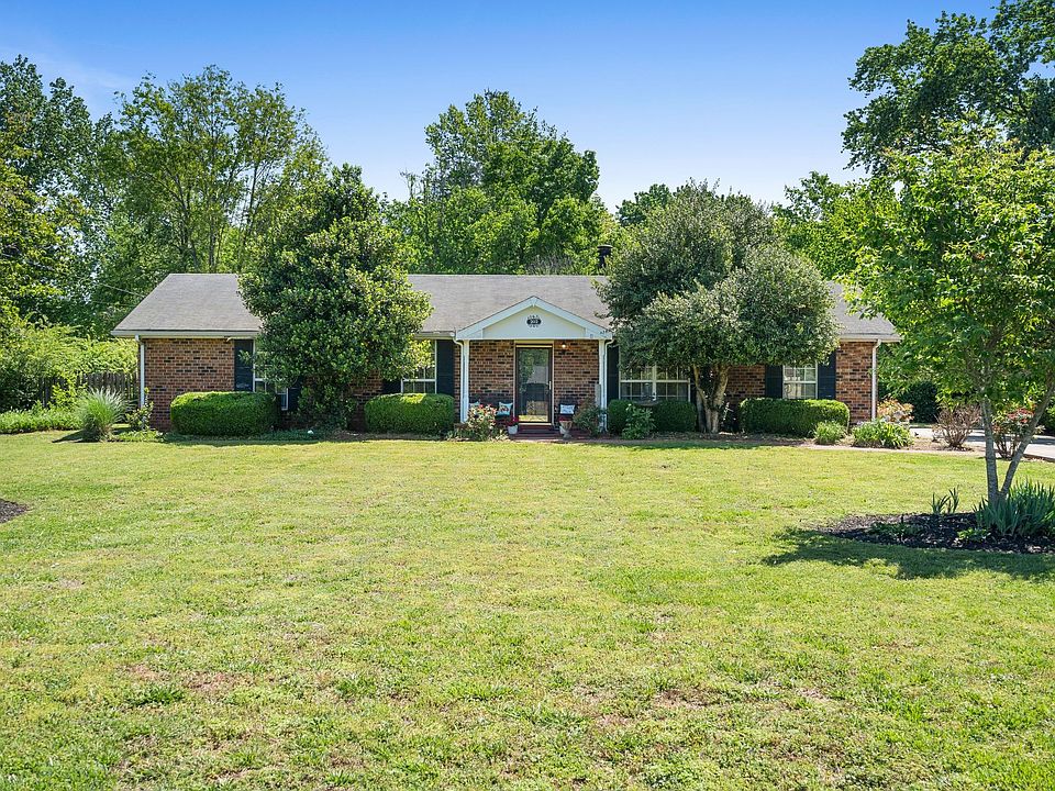 1st image of 202 Valley View Dr