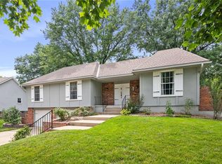 706 SW Montgomery Ave, Lees Summit, MO 64081