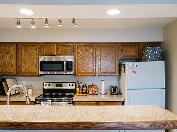 4th image of 4225 W Pine Blvd APT 21