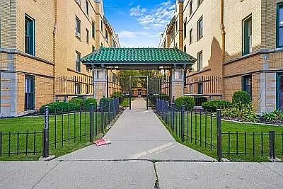 2340 N Spaulding Ave #1B — Photo 7