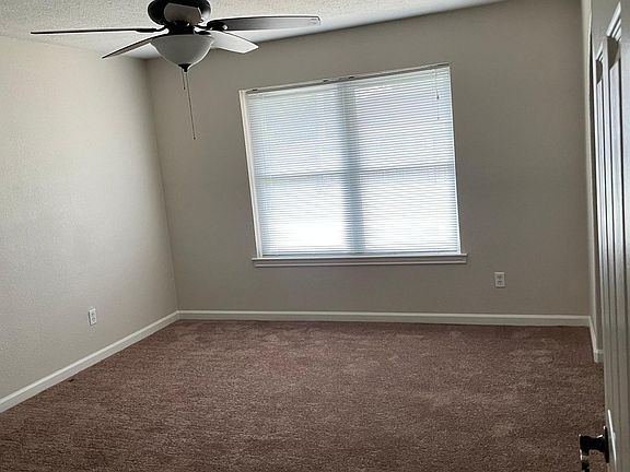 5th image of 5509 Shady Meadow St