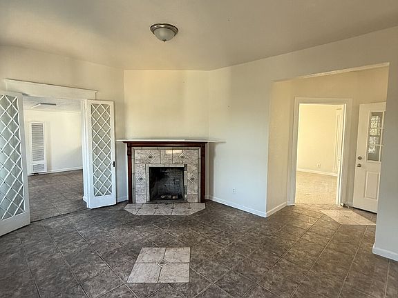 4th image of 2306 K St Unit B