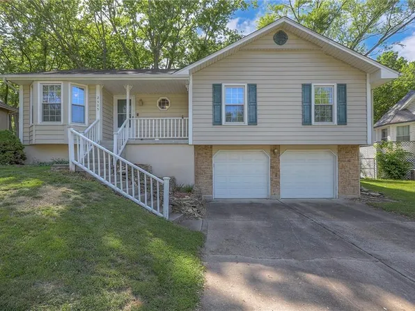 2505 NW Acorn Dr, Blue Springs, MO 64014