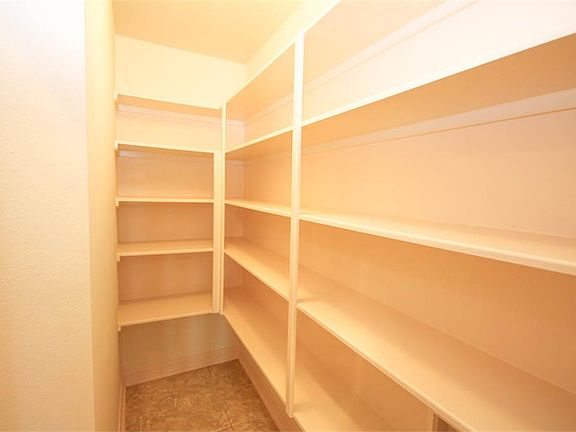 4th image of 3727 Willow Springs Dr