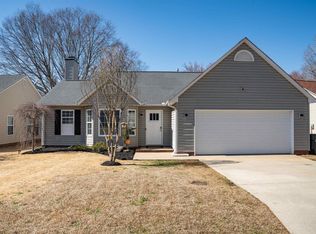 11 Two Creeks Ct, Simpsonville, SC 29680