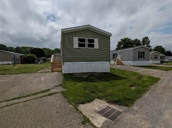 5149 Henderson Rd #84, Erie, PA 16509