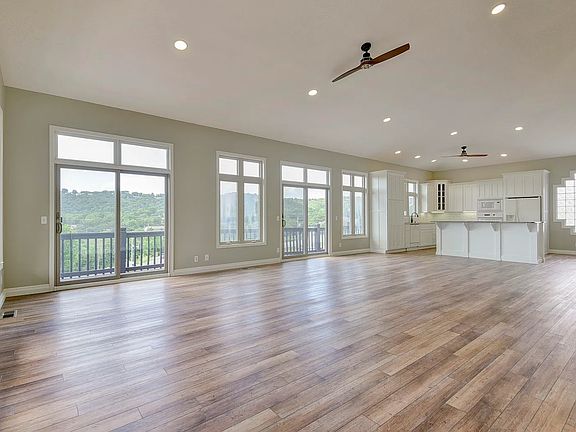 4th image of 4 Kissee Ave #1