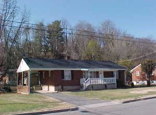 2004 Laura Rd NW, Roanoke, VA 24017