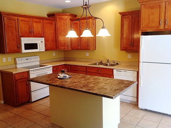 5th image of 2114 Red Oak Dr Unit A