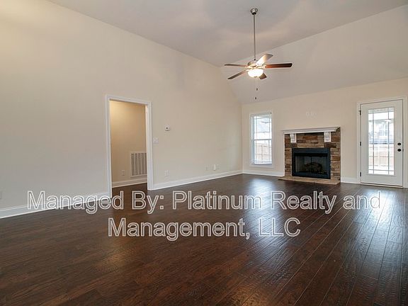3rd image of 1003 Shirley Dr