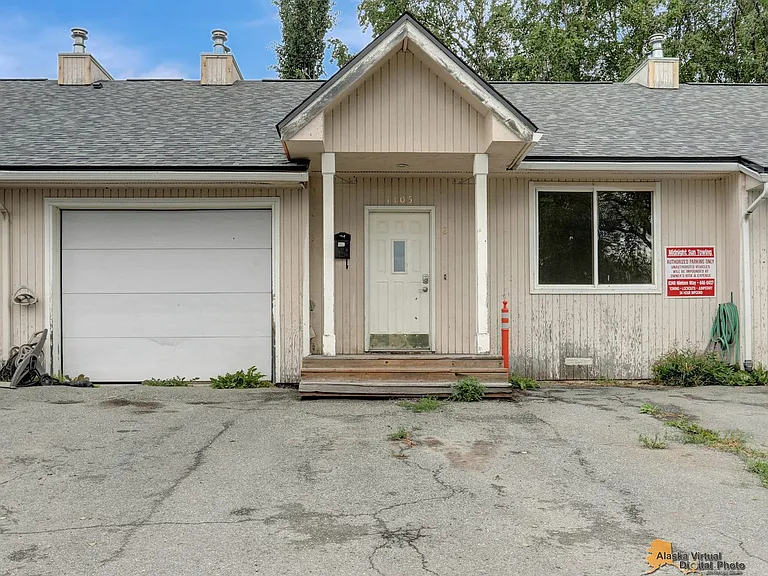 1105 W 34th Ave — Photo 2