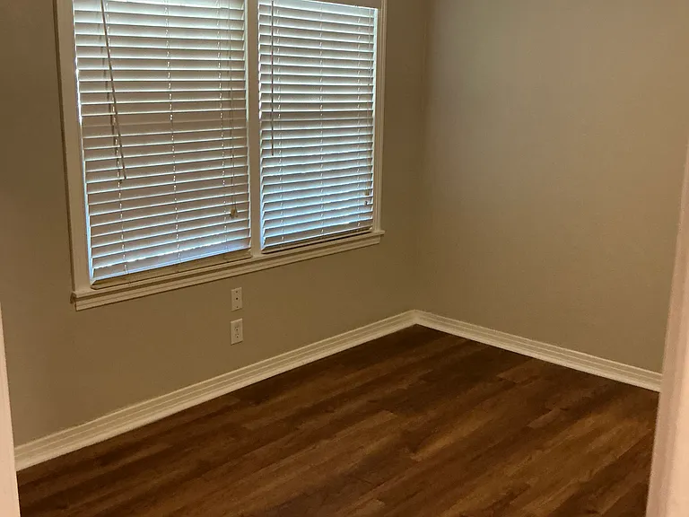 3408 Leith Ave — Photo 18