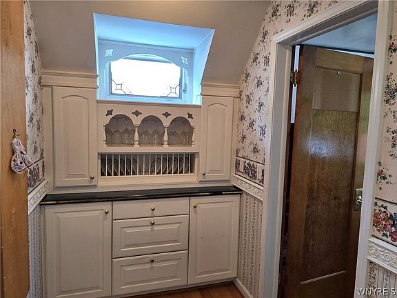 5th image of 36 Dellwood Rd