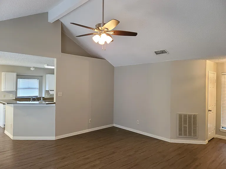 4735 Hollow Tree Dr — Photo 7