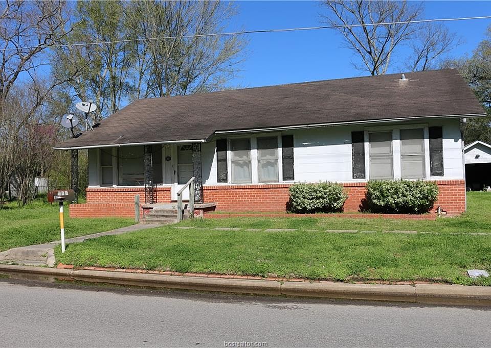 1st image of 208 N Woodrow St