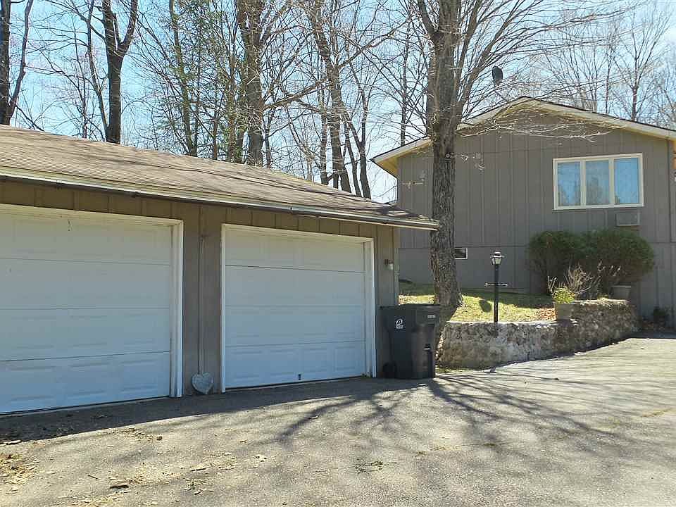2nd image of 302 East Rd