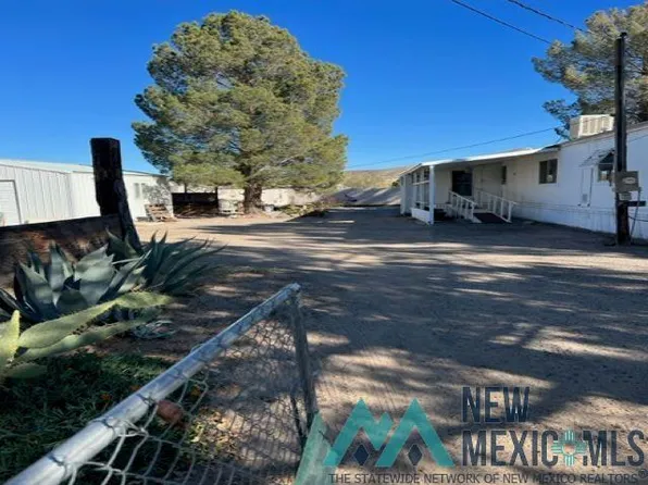 906 Daniels St, Truth Or Consequences, NM 87901