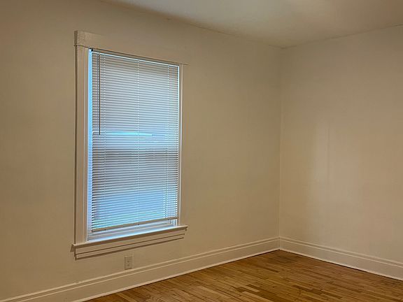 5th image of 528 Winchester Ave